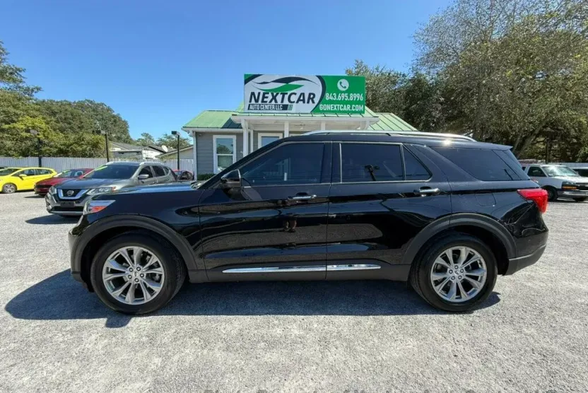 2023 Ford Explorer Limited photo 1