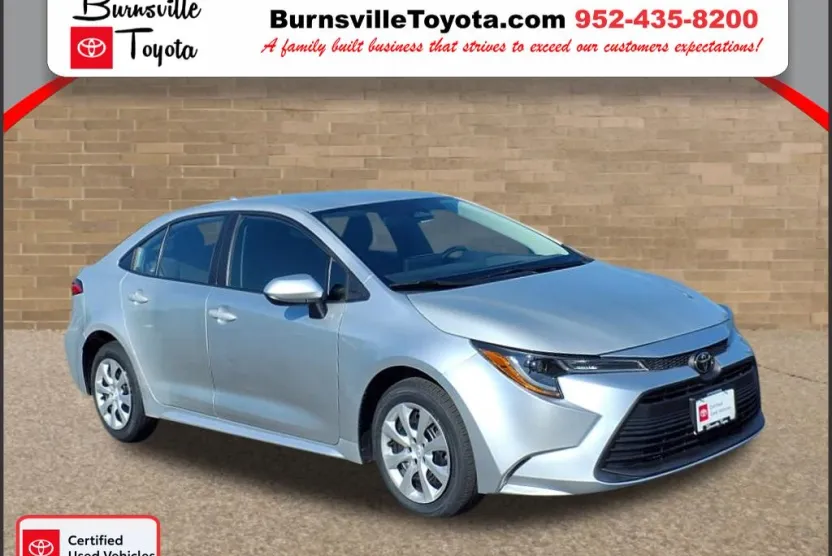 2024 Toyota Corolla LE photo 1