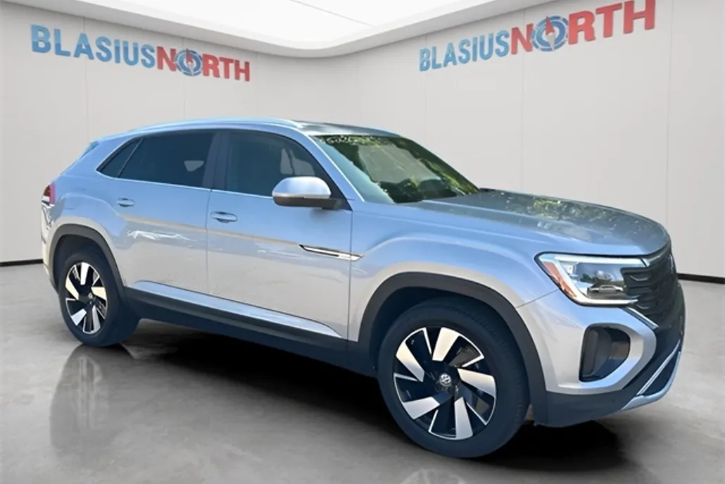 2024 Volkswagen Atlas Cross Sport SE Technology photo 1