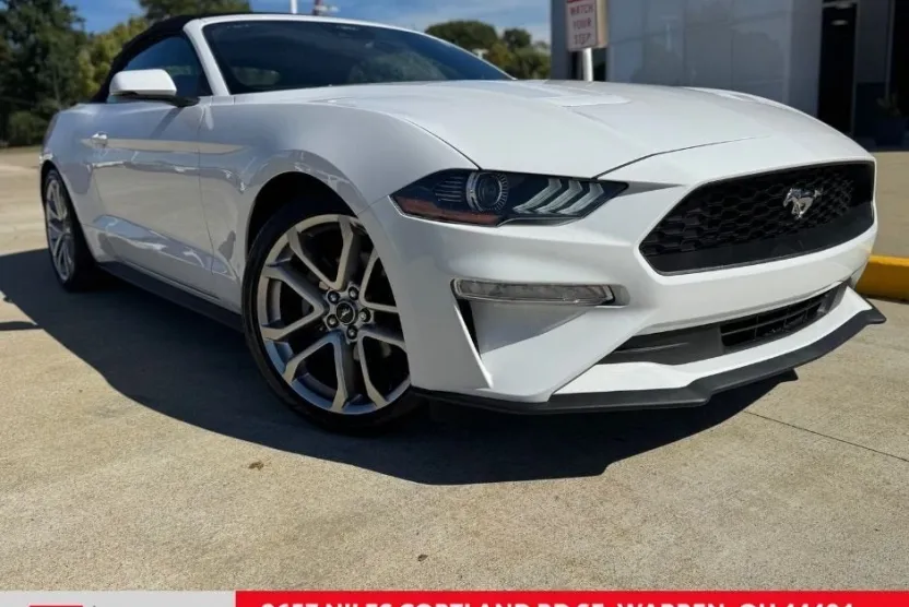 2022 Ford Mustang EcoBoost Premium photo 1