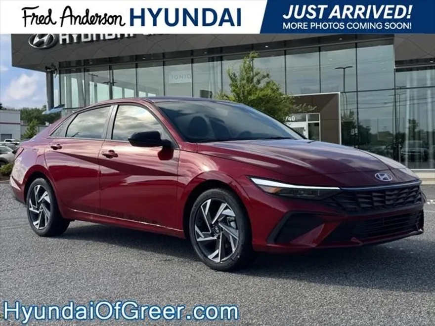 2025 Hyundai Elantra SEL Sport photo 1