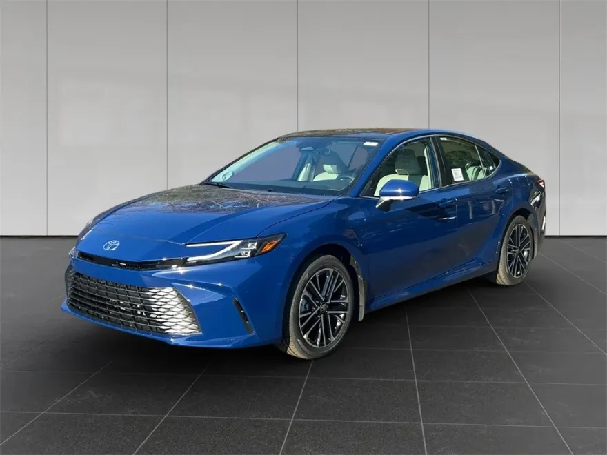 2026 Toyota Camry XLE photo 1