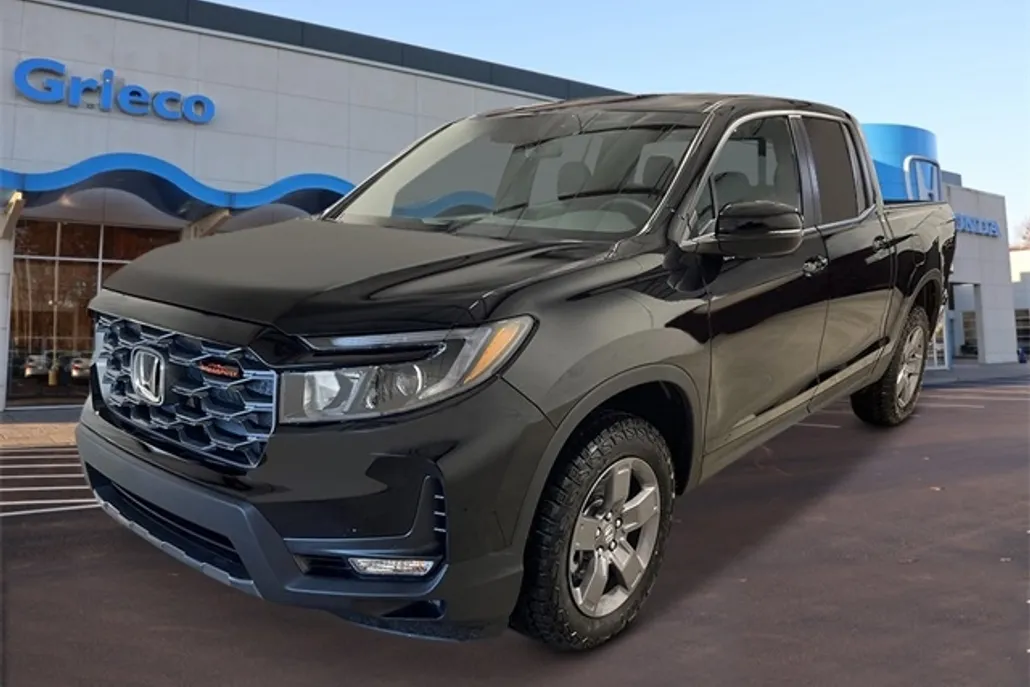 2025 Honda Ridgeline TrailSport photo 1