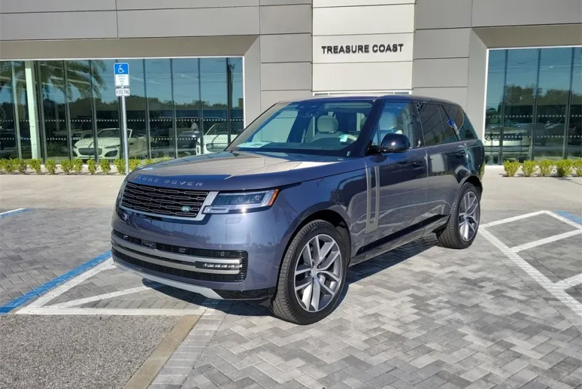 2025 Land Rover Range Rover SE photo 1