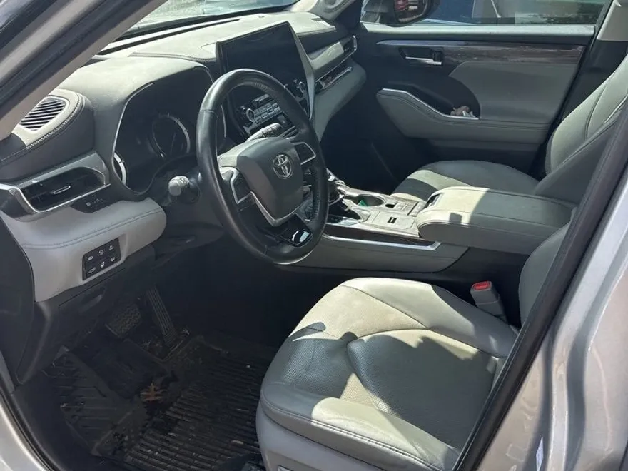 2022 Toyota Highlander Hybrid Platinum photo 1