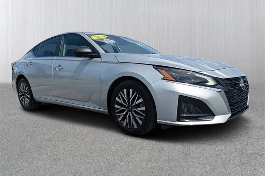 2024 Nissan Altima 2.5 SV photo 1
