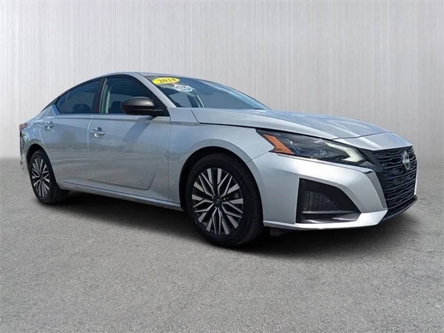 2024 Nissan Altima 2.5 SV photo 1