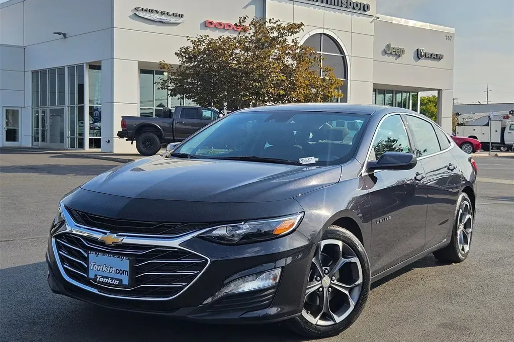 2023 Chevrolet Malibu 1LT photo 1