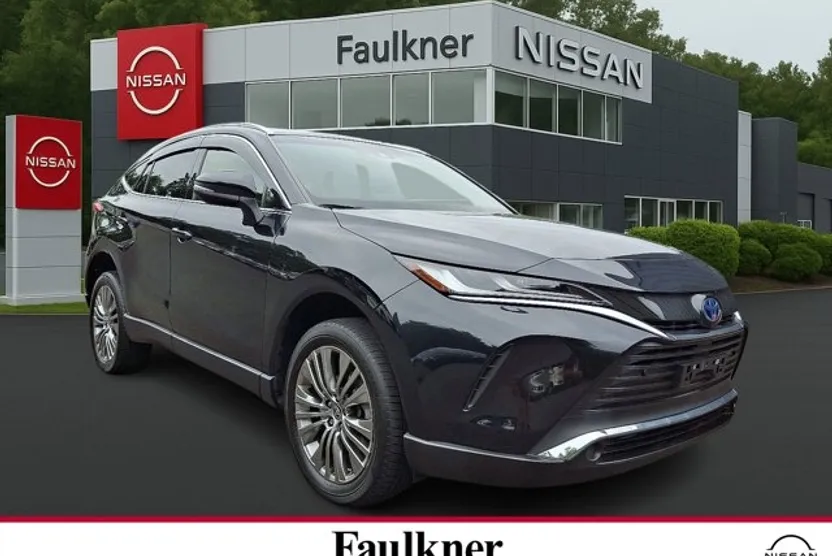 2022 Toyota Venza XLE photo 1