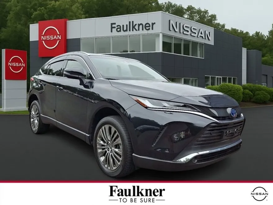 2022 Toyota Venza XLE photo 1