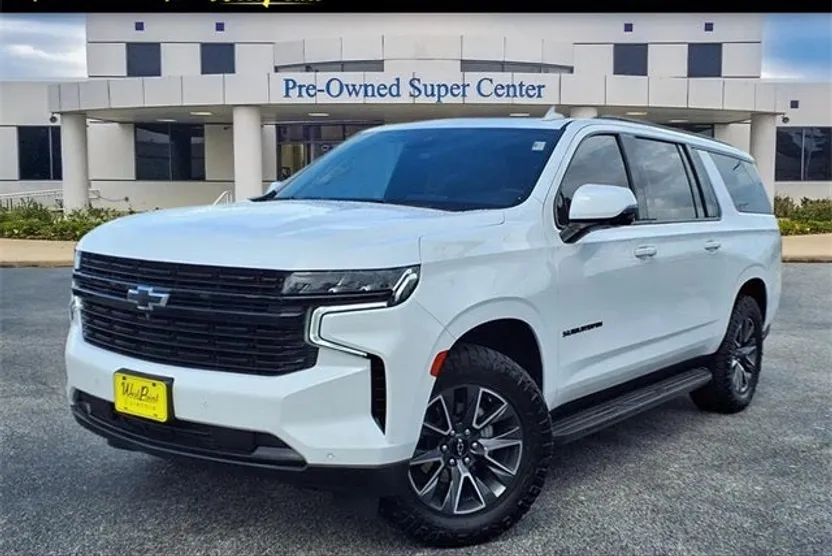 2024 Chevrolet Suburban RST photo 1