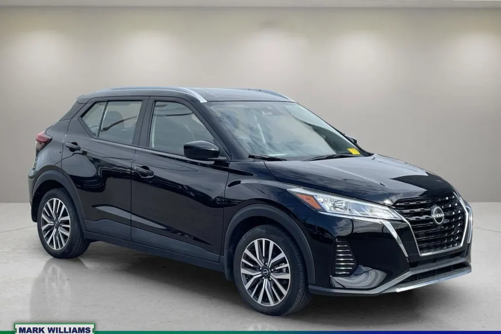 2023 Nissan Kicks SV photo 1