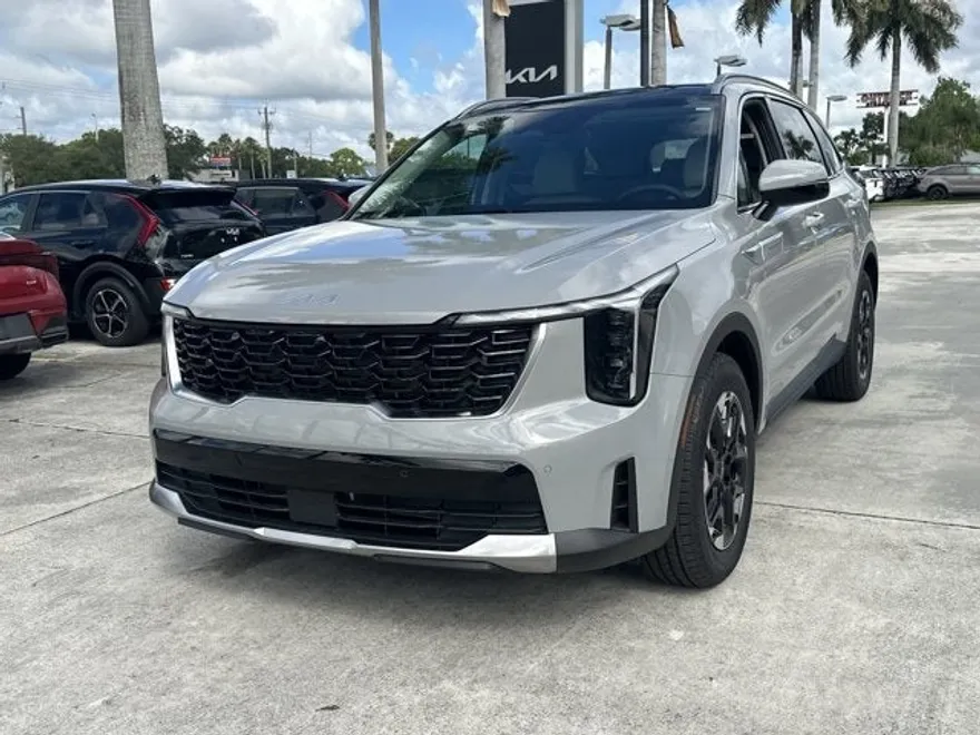 2026 Kia Sorento S photo 1