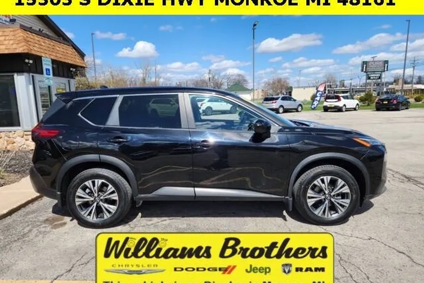 2023 Nissan Rogue SV photo 1
