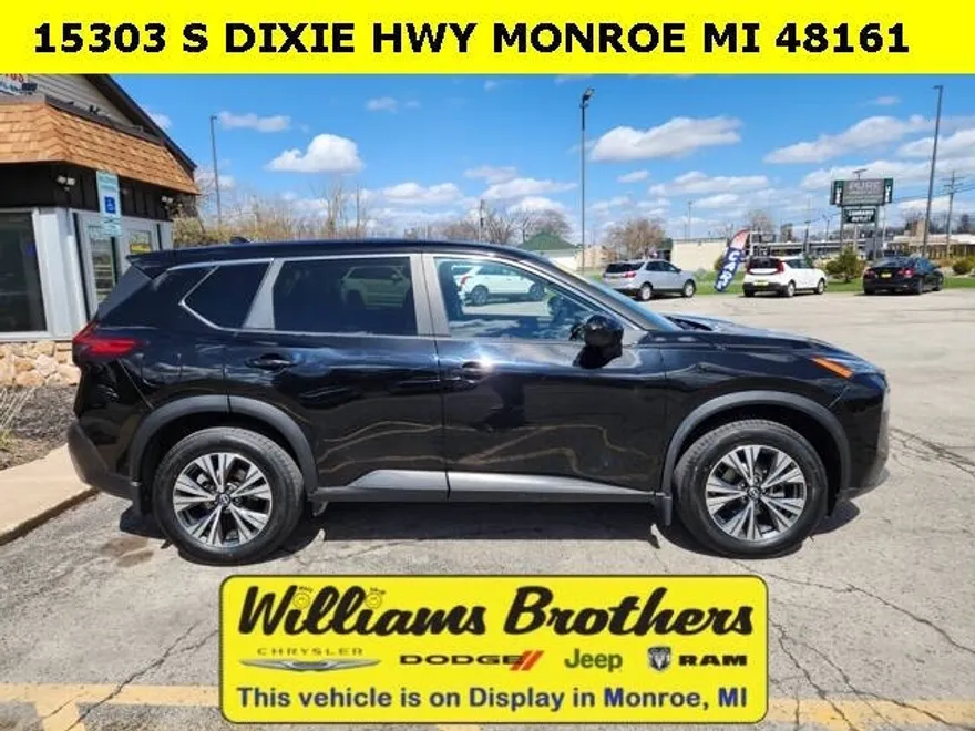 2023 Nissan Rogue SV photo 1