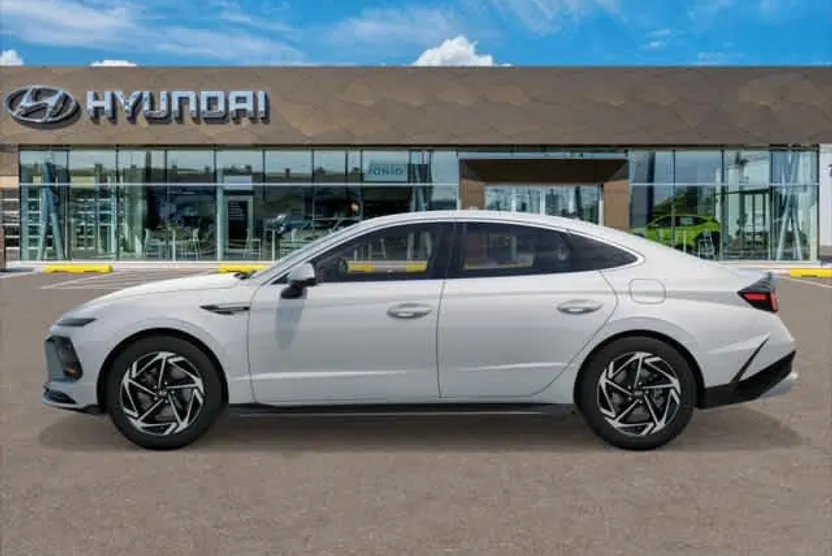 2026 Hyundai Sonata SEL Sport photo 1