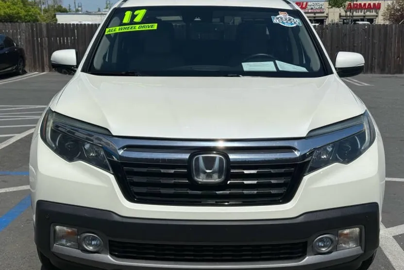 2017 Honda Ridgeline RTL-E photo 1