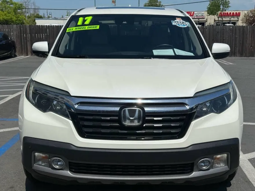 2017 Honda Ridgeline RTL-E photo 1