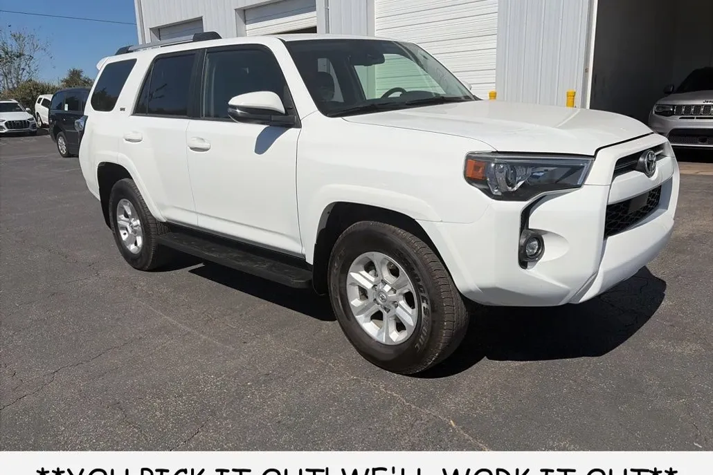 2024 Toyota 4Runner SR5 Premium photo 1