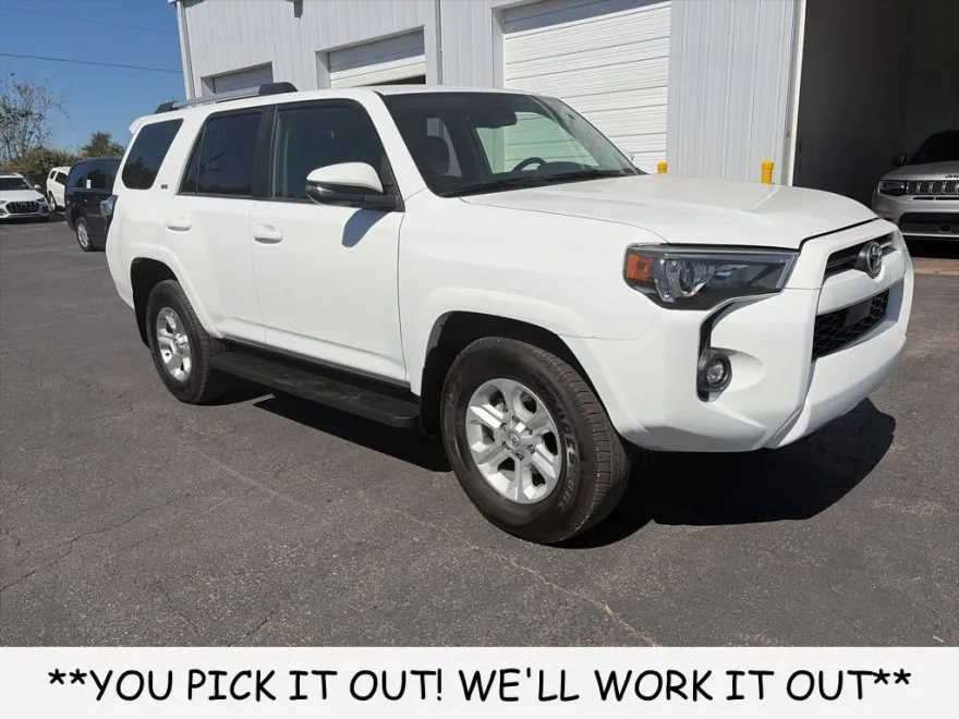 2024 Toyota 4Runner SR5 Premium photo 1