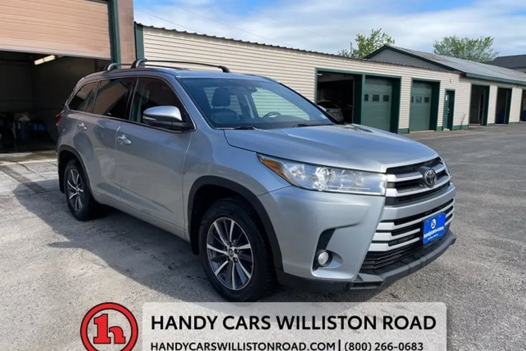 2017 Toyota Highlander XLE photo 1