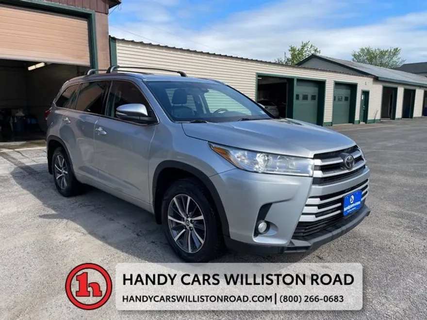2017 Toyota Highlander XLE photo 1
