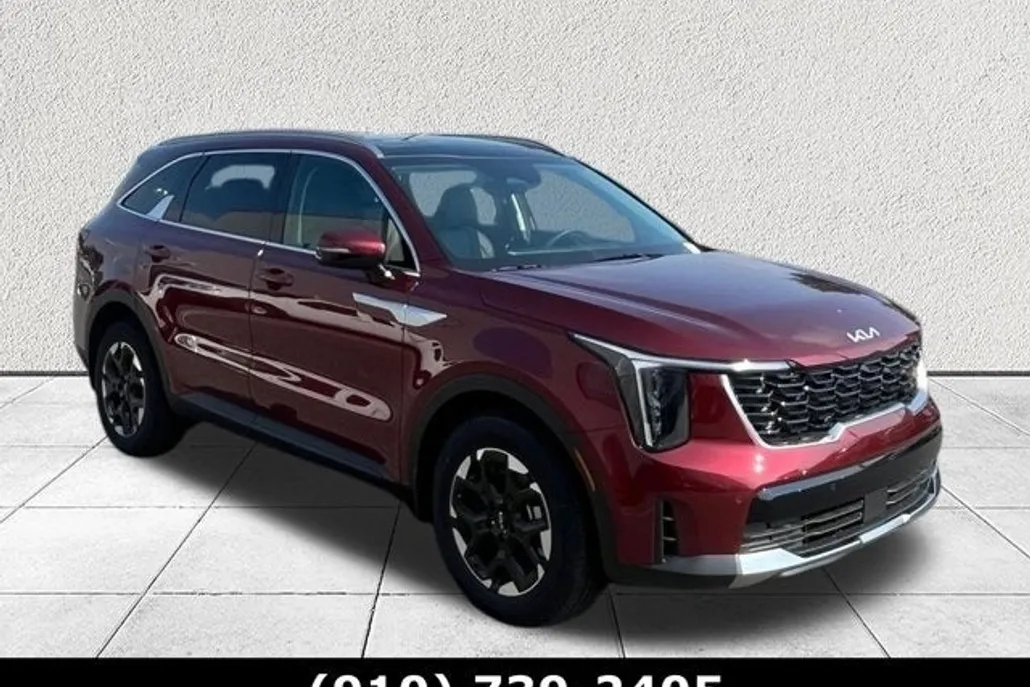2025 Kia Sorento S photo 1