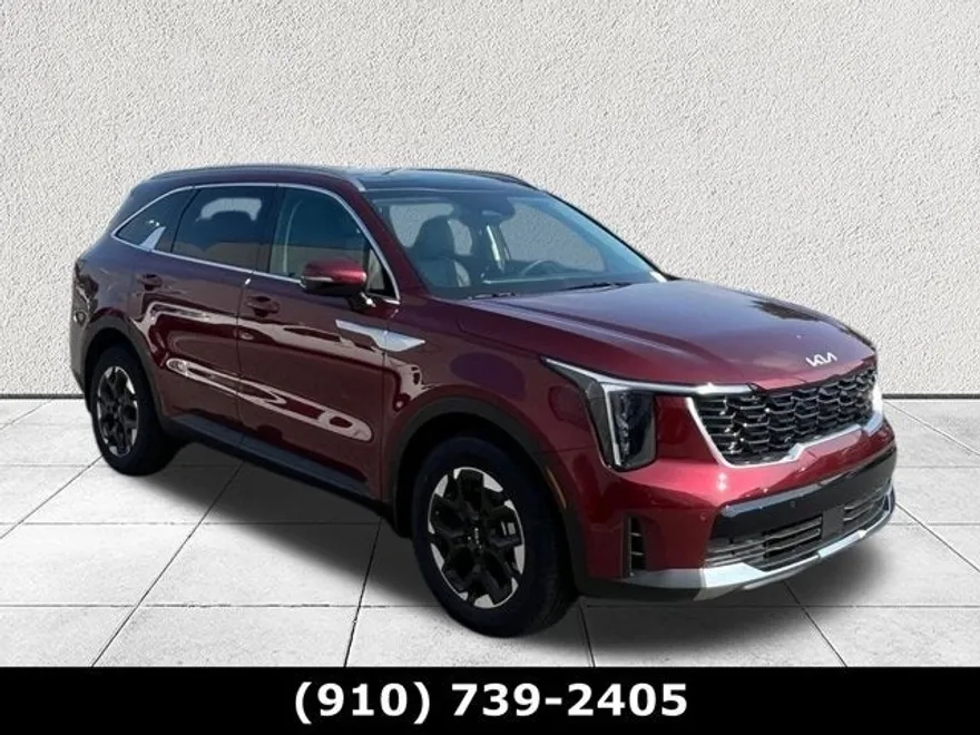 2025 Kia Sorento S photo 1