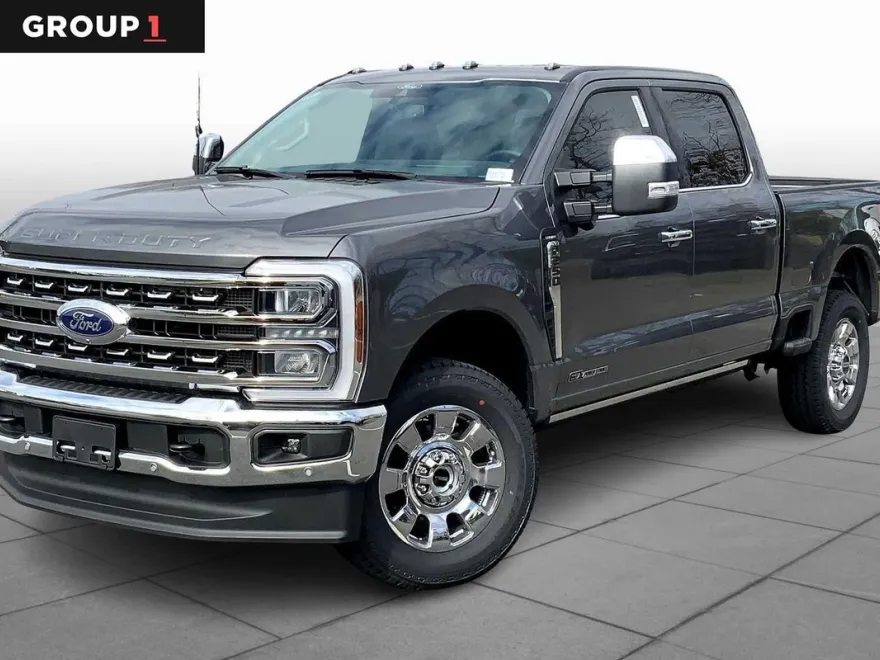 2025 Ford F-250 Lariat photo 1