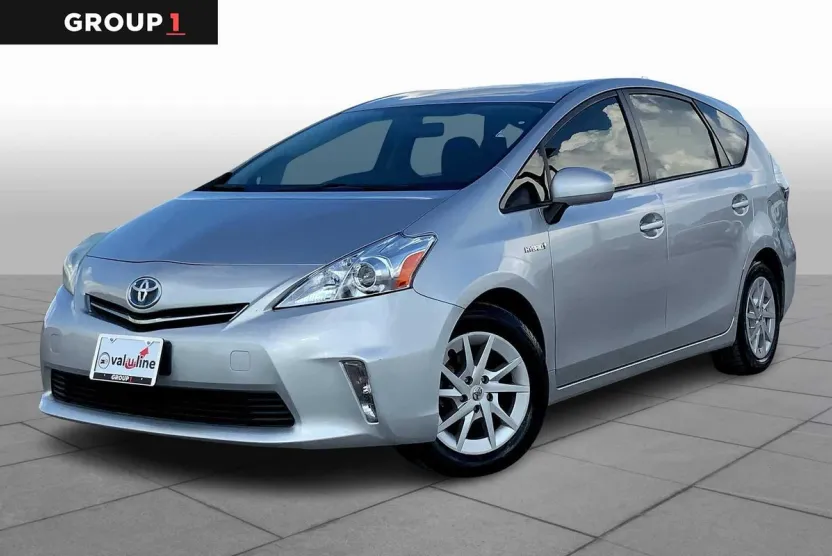 2012 Toyota Prius V Two photo 1