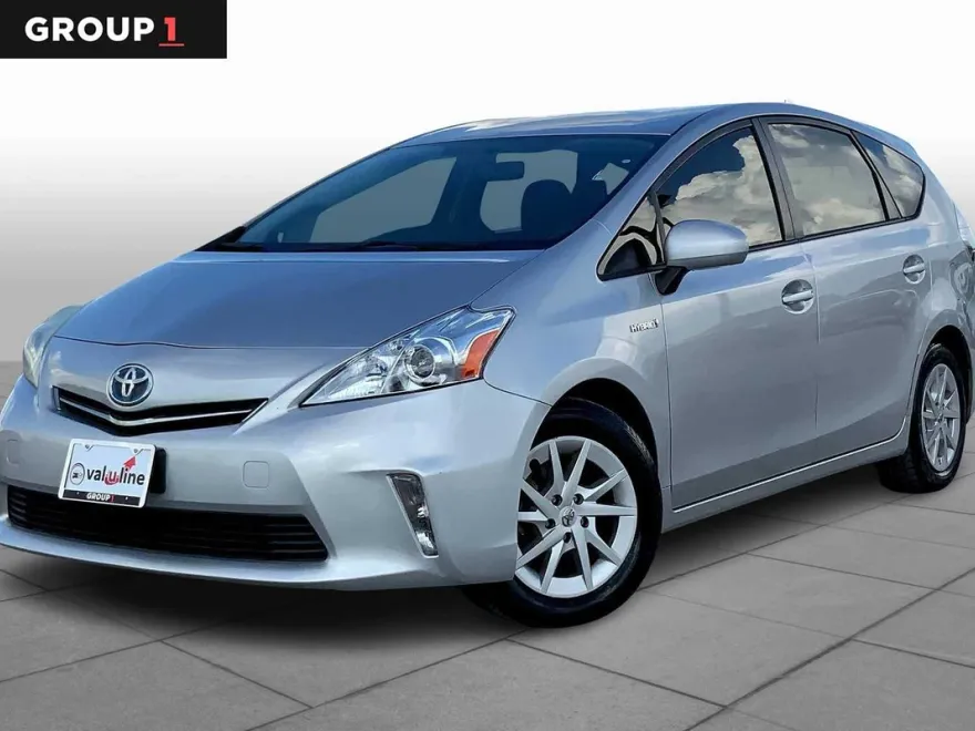 2012 Toyota Prius V Two photo 1
