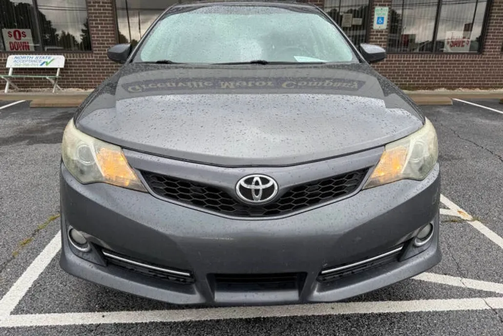 2014 Toyota Camry photo 1