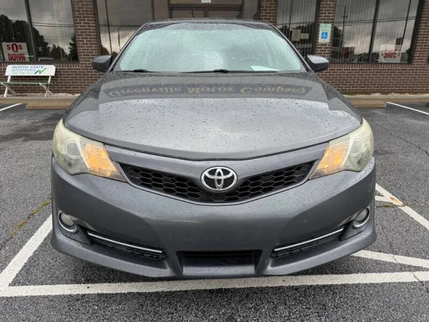 2014 Toyota Camry photo 1