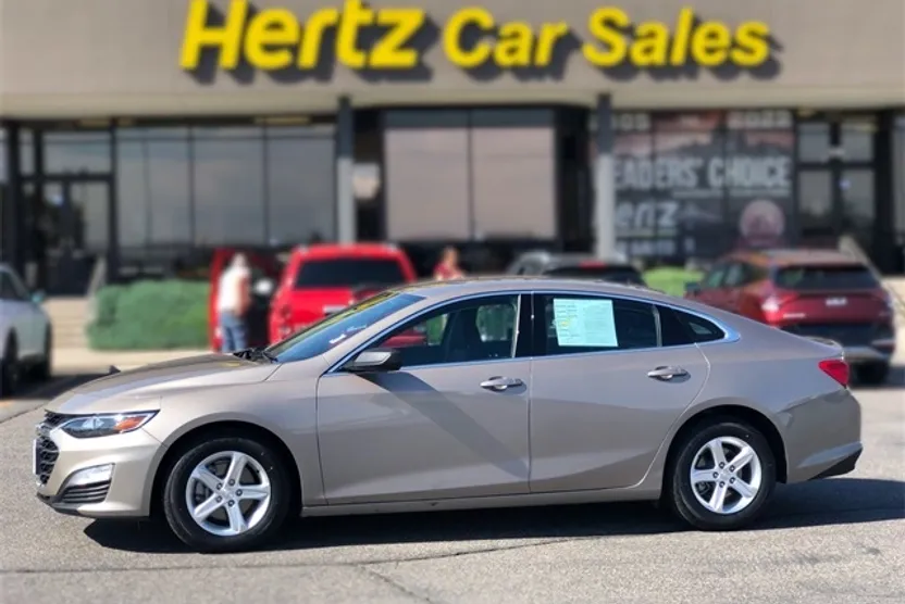2023 Chevrolet Malibu LS photo 1