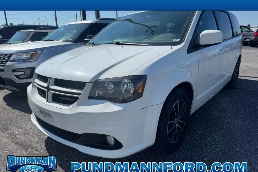 2017 Dodge Grand Caravan GT photo 1
