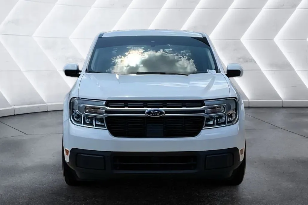 2022 Ford Maverick Lariat photo 1