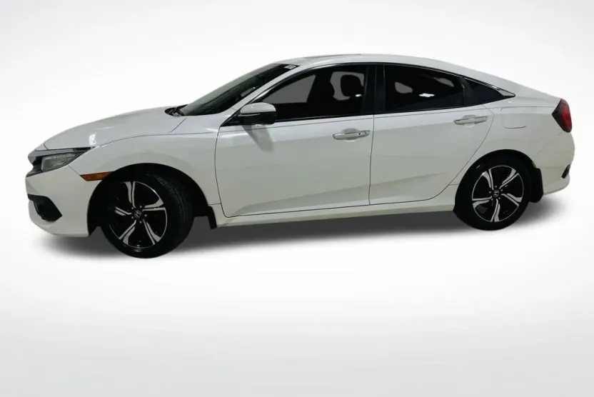 2017 Honda Civic Touring photo 1