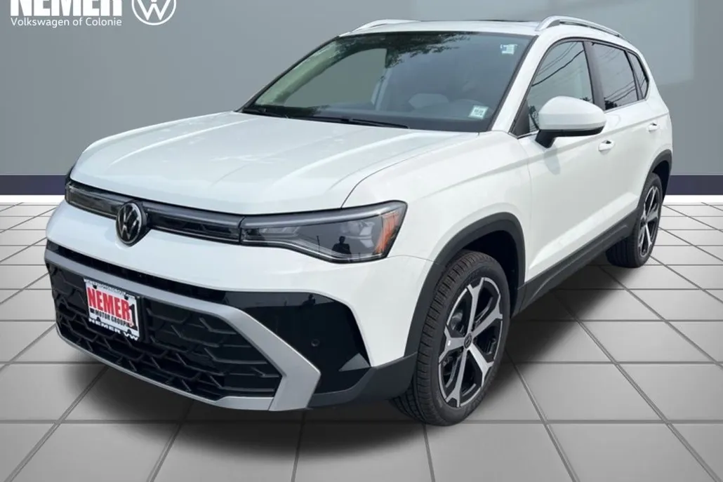 2025 Volkswagen Taos SEL photo 1