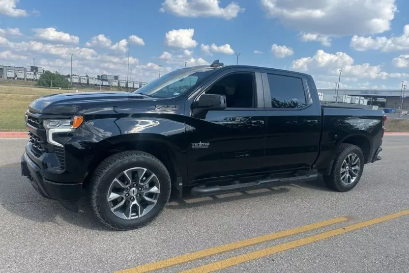 2023 Chevrolet Silverado 1500 RST photo 1