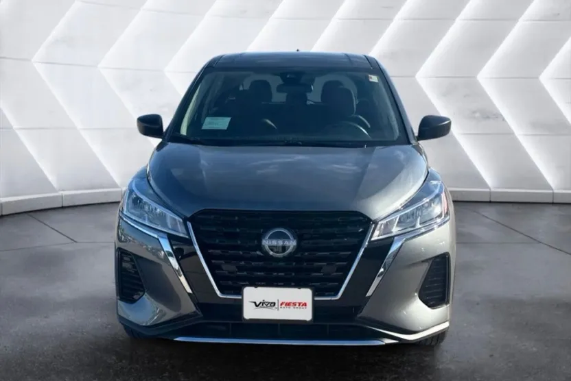 2025 Nissan Kicks Play S photo 1