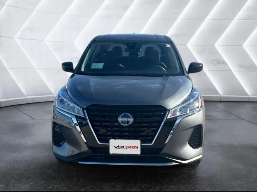 2025 Nissan Kicks Play S photo 1