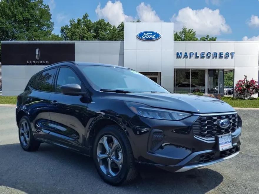 2023 Ford Escape ST-Line photo 1