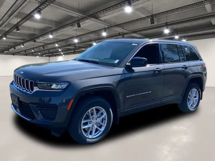 2025 Jeep Grand Cherokee Laredo Altitude photo 1