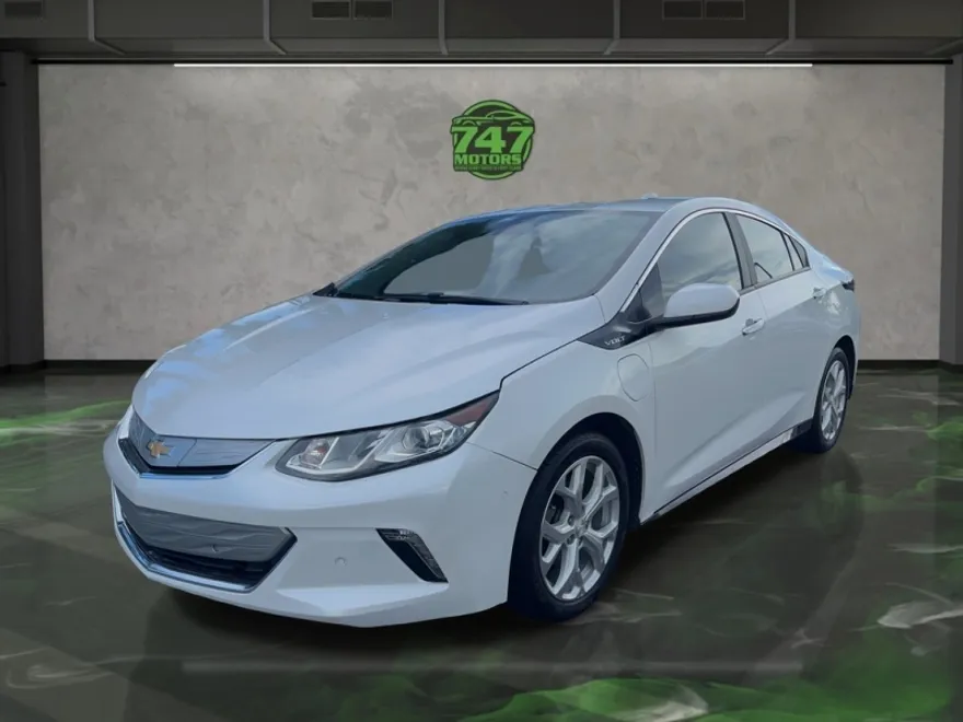 2018 Chevrolet Volt Premier photo 1