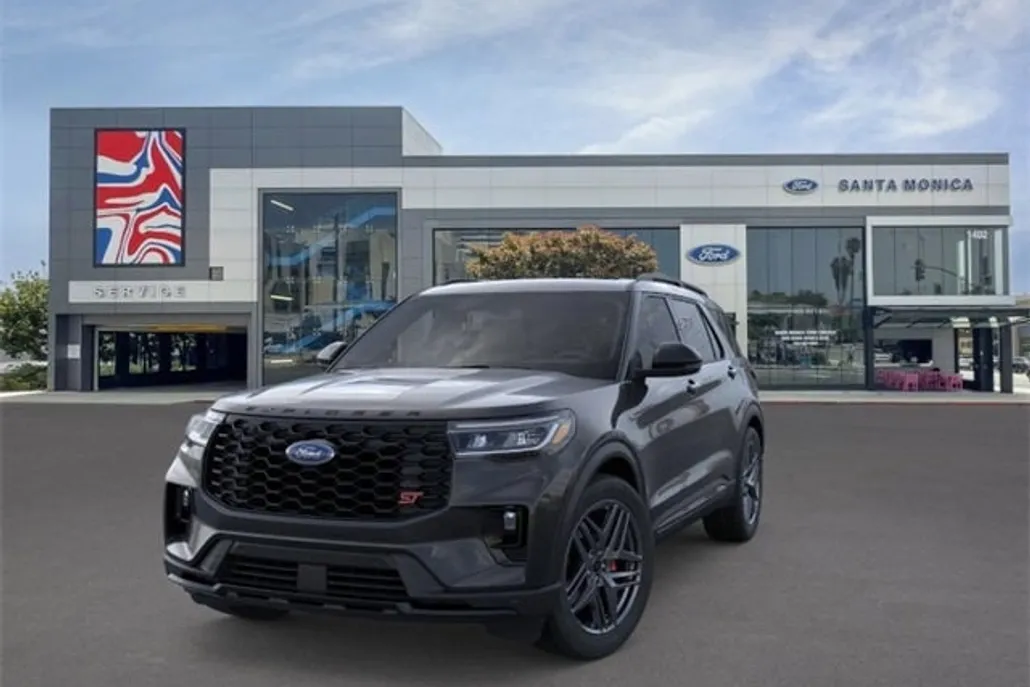 2025 Ford Explorer ST photo 1