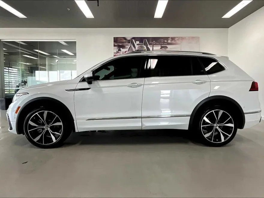 2023 Volkswagen Tiguan SEL R-Line Black photo 1
