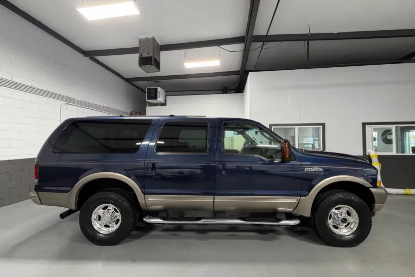 2004 Ford Excursion Eddie Bauer photo 1