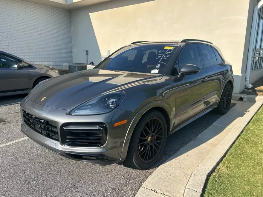2021 Porsche Cayenne GTS photo 1