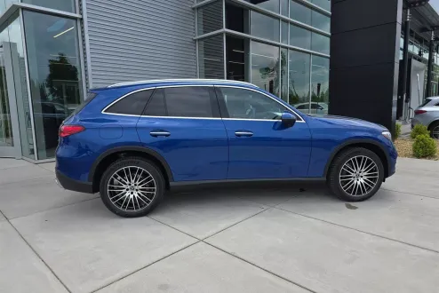 2025 Mercedes Benz GLC 300 4MATIC photo 2
