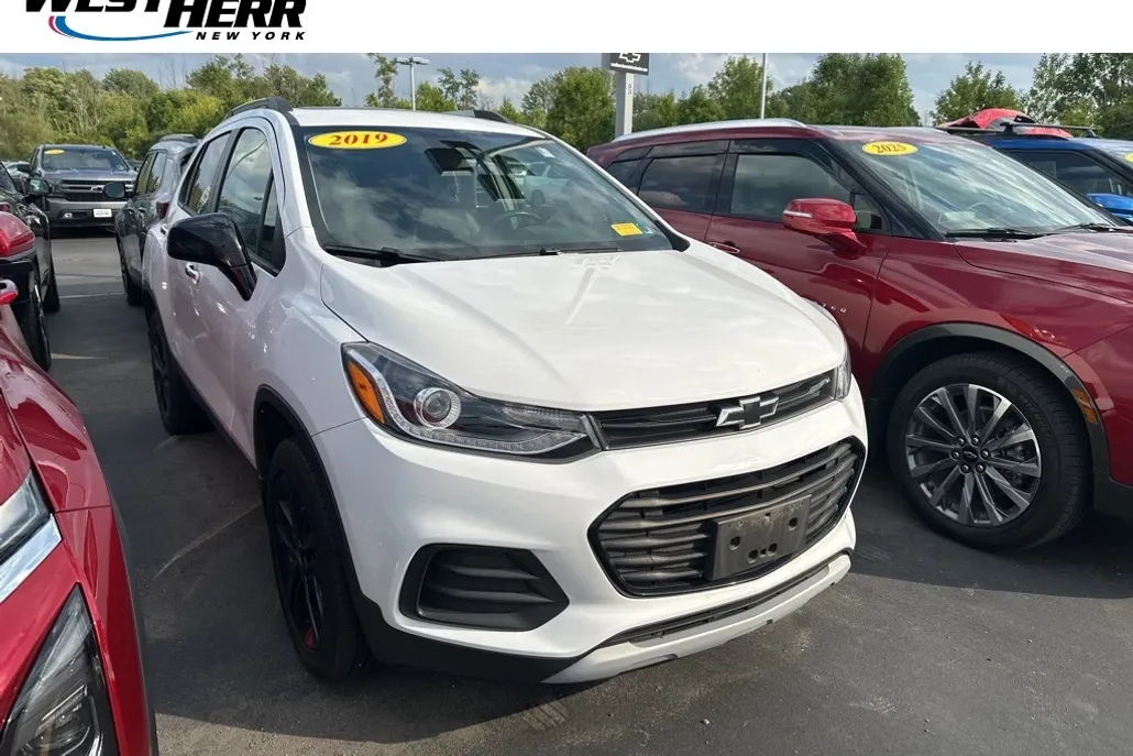 2019 Chevrolet Trax LT photo 1